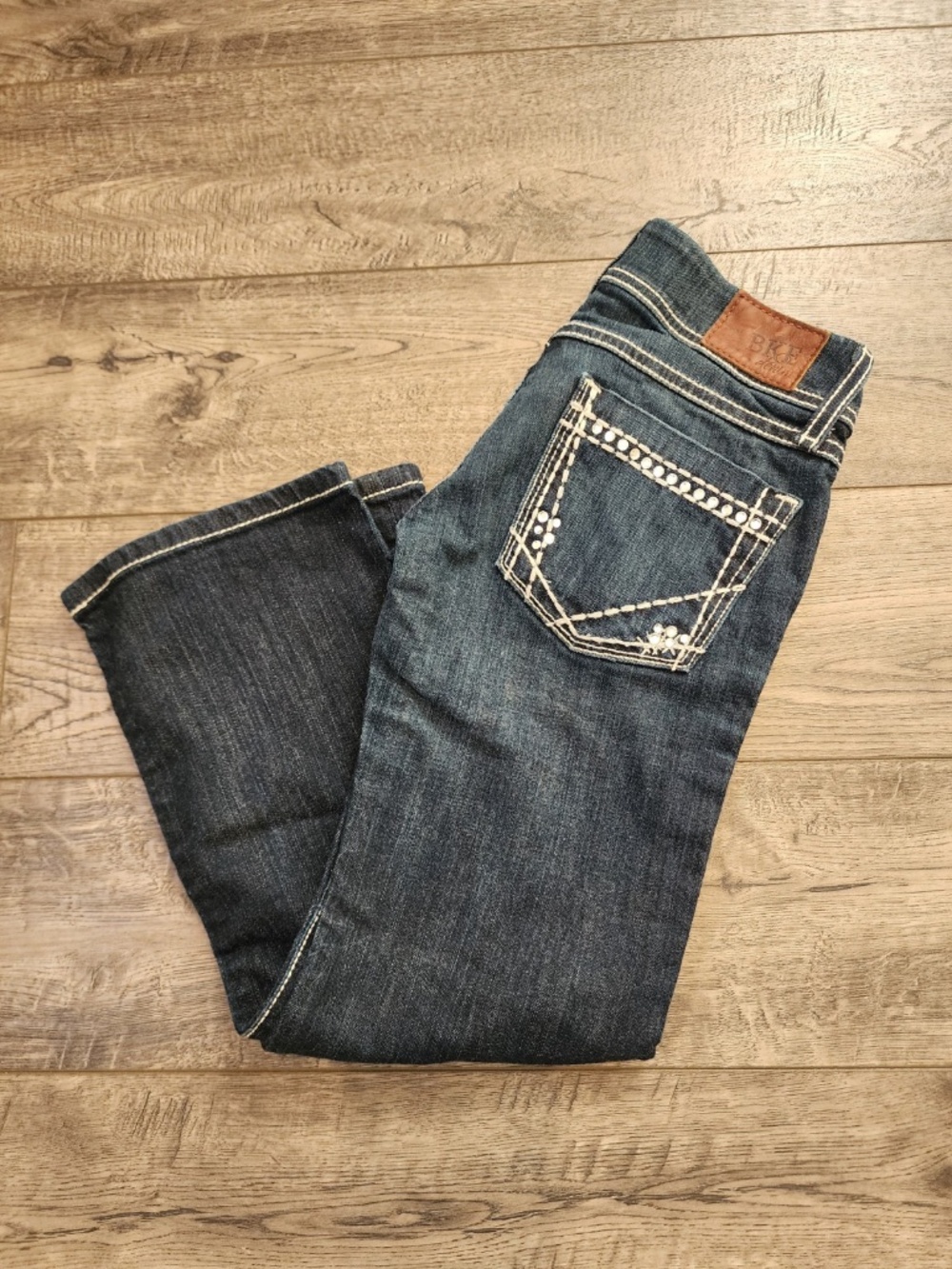 BKE Starlite Denim Capri Jeans With Rhinestone & Thick Stitching Women's Size 23